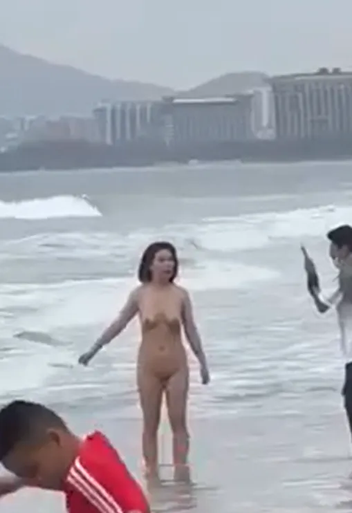 Đi biển gặp cảnh này -sex trung - honeststartropical.net